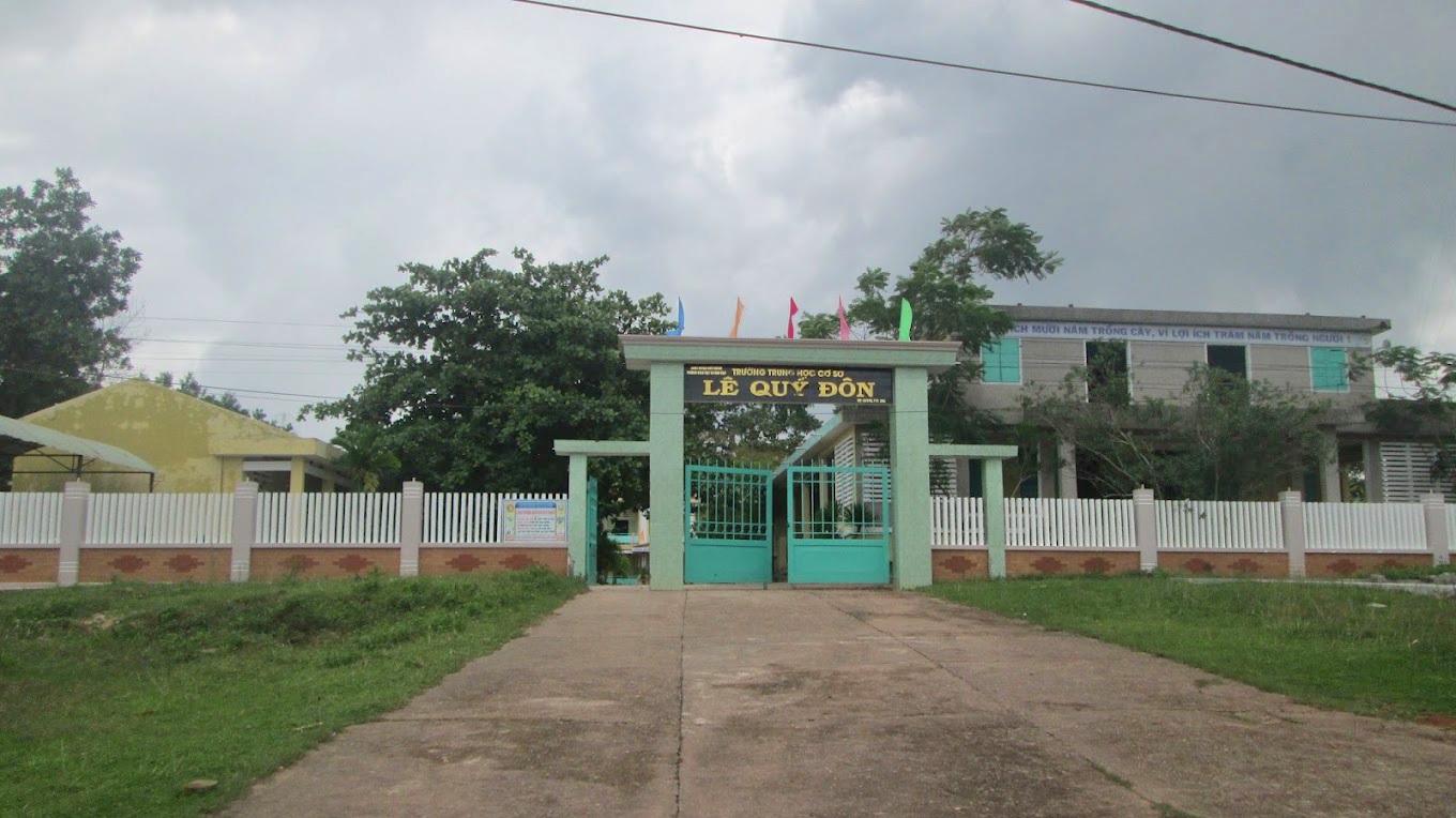 Tạm đình chỉ cô giáo ở Quảng Nam đánh học sinh lớp 6 bầm tím chân- Ảnh 1.