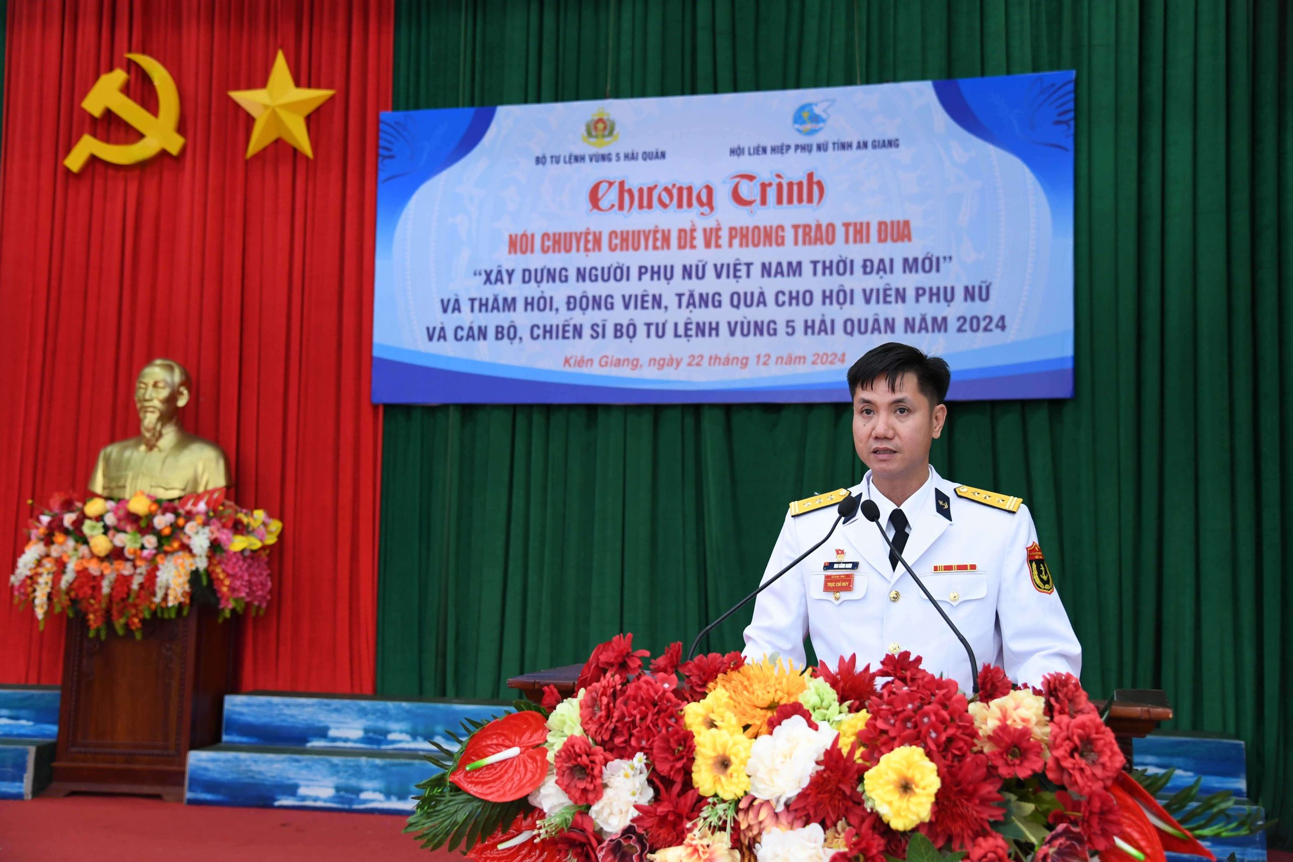 Hội LHPN tỉnh An Giang thăm cán bộ, chiến sĩ Bộ Tư lệnh Vùng 5 Hải quân 2 Hội LHPN tỉnh An Giang thăm cán bộ, chiến sĩ Bộ Tư lệnh Vùng 5 Hải quân