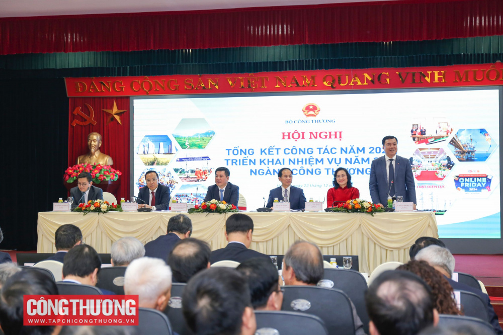 8-nhom-giai-phap-phat-trien-nganh-cong-thuong-nam-2025_67691ab4edc99 Phó Thủ tướng Chính phủ Bùi Thanh Sơn và lãnh đạo Bộ Công Thương chủ trì Hội nghị Tổng kết công tác năm 2024 và triển khai nhiệm vụ năm 2025 ngành Công Thương