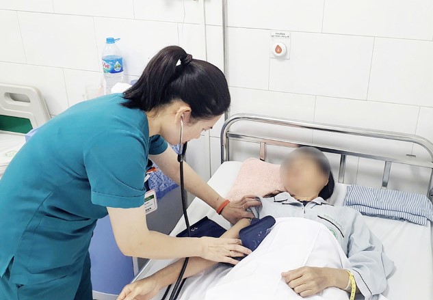 "Tiết thực" bằng nước kiềm, bệnh nhân viêm gan B suy gan cấp- Ảnh 1.