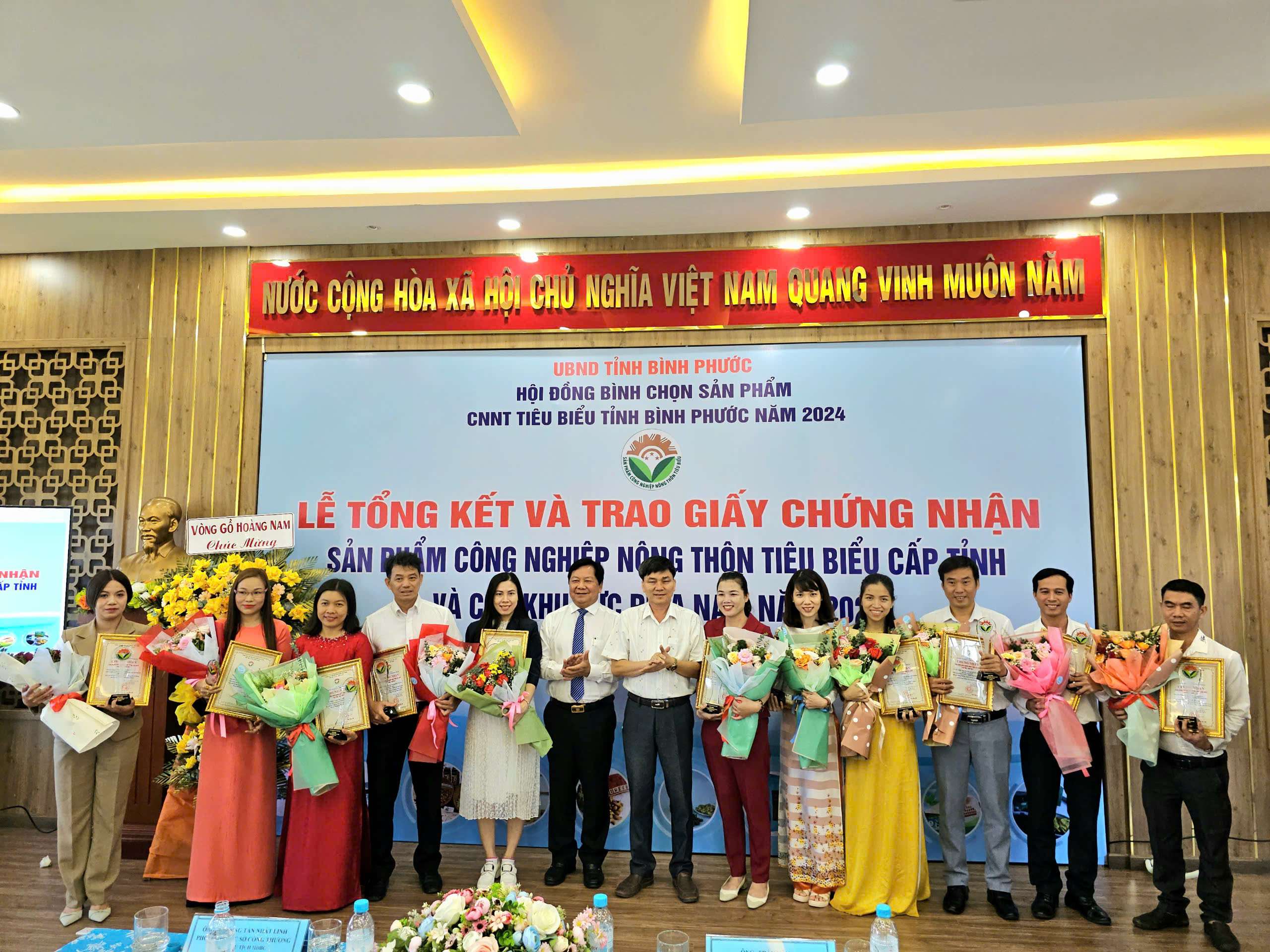 Bình Phước: Hội nghị Tổng kết và Trao giấy chứng nhận Sản phẩm Công nghiệp Nông thôn Tiêu biểu năm 2024