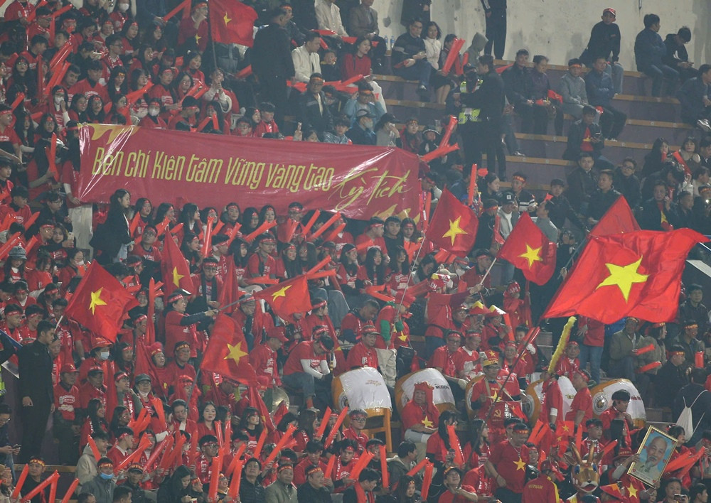 Tuyển Việt Nam đá bán kết AFF Cup trên sân nào, giá vé bao nhiêu?- Ảnh 1. Tuyển Việt Nam đá bán kết AFF Cup trên sân nào, giá vé bao nhiêu?- Ảnh 1.