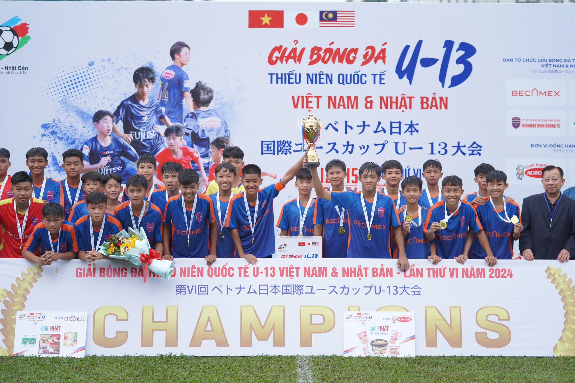 Đội bóng Việt Nam vô địch giải U13 Quốc tế 2024- Ảnh 1.