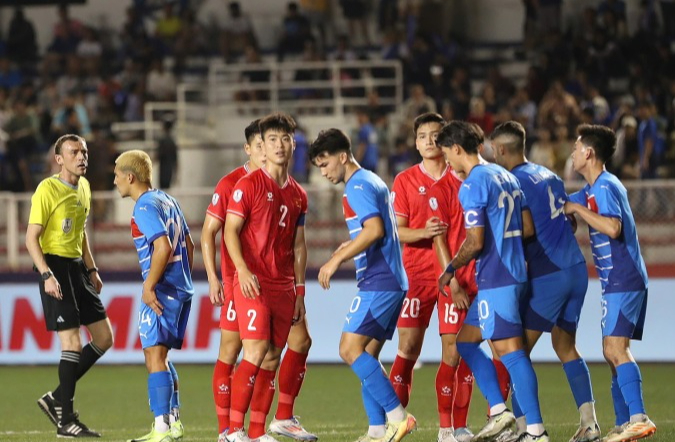 AFF Cup 2024: Tuyển Việt Nam thoát thua trên sân Philippines nhờ bàn thắng phút 90+7- Ảnh 1. AFF Cup 2024: Tuyển Việt Nam thoát thua trên sân Philippines nhờ bàn thắng phút 90+7- Ảnh 1.