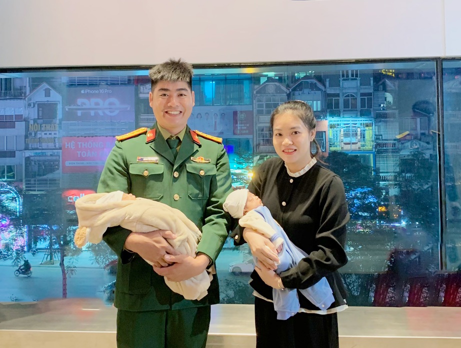 Nước mắt hạnh phúc của những cặp vợ chồng quân nhân hiếm muộn- Ảnh 1. Nước mắt hạnh phúc của những cặp vợ chồng quân nhân hiếm muộn- Ảnh 1.