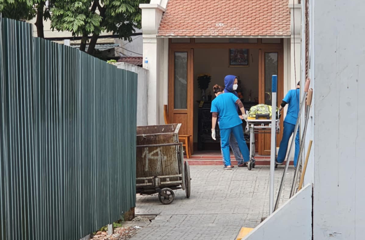 Xót xa nữ nhân viên quán cà phê tử vong trong vụ cháy, để lại 3 con nhỏ mồ côi- Ảnh 1. Xót xa nữ nhân viên quán cà phê tử vong trong vụ cháy, để lại 3 con nhỏ mồ côi- Ảnh 1.