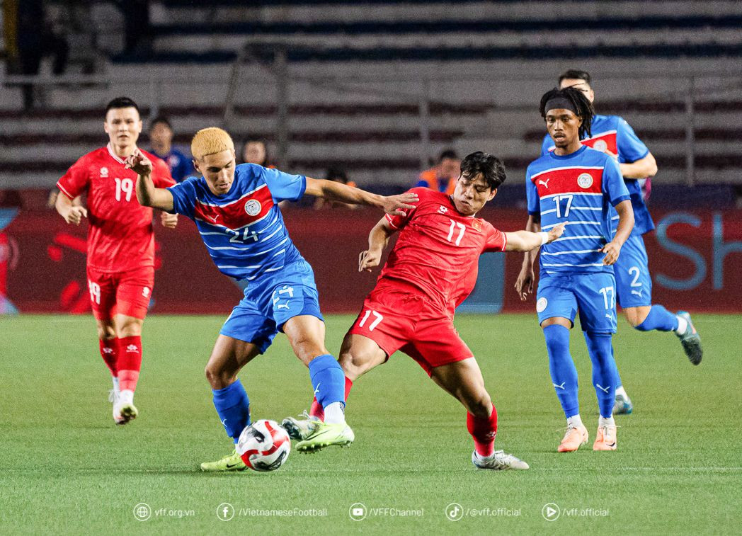 VAR khiến tuyển Việt Nam gặp khó tại AFF Cup 2024- Ảnh 1. VAR khiến tuyển Việt Nam gặp khó tại AFF Cup 2024- Ảnh 1.