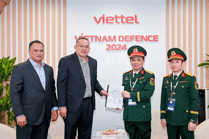 viettel-high-tech-duoc-trao-chung-nhan-san-pham-thong-tin-quan-su-tu-bo-quoc-phong-malaysia_67658b609fd5e Viettel High Tech được trao chứng nhận sản phẩm Thông tin quân sự từ Bộ Quốc phòng Malaysia