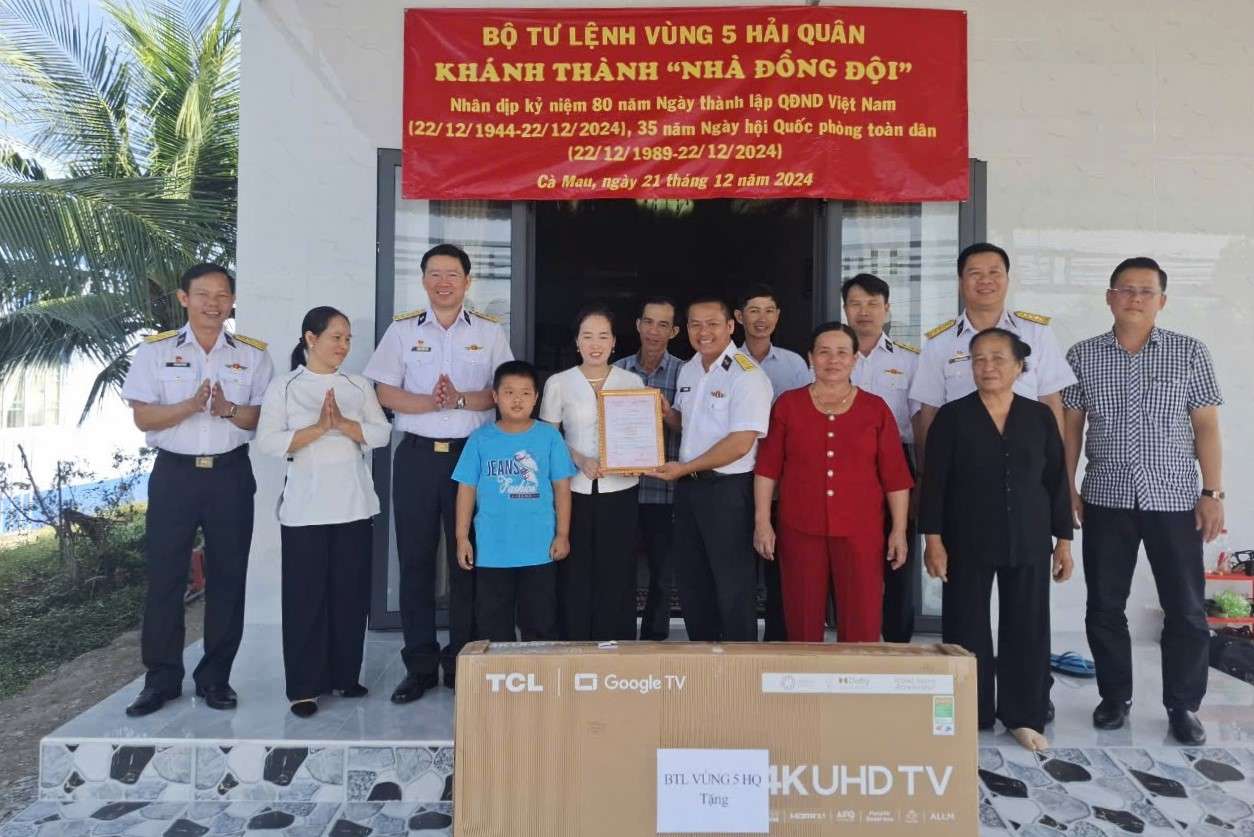 Ngôi nhà ấm áp tình động đội