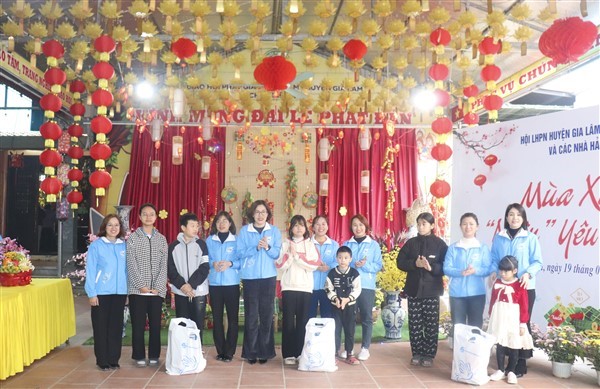 34_600_x_389_wbgf Hội LHPN huyện Gia Lâm tổ chức chương trình Mùa xuân “nhân” yêu thương tặng quà trẻ mồ côi nhân dịp Tết - ảnh 1