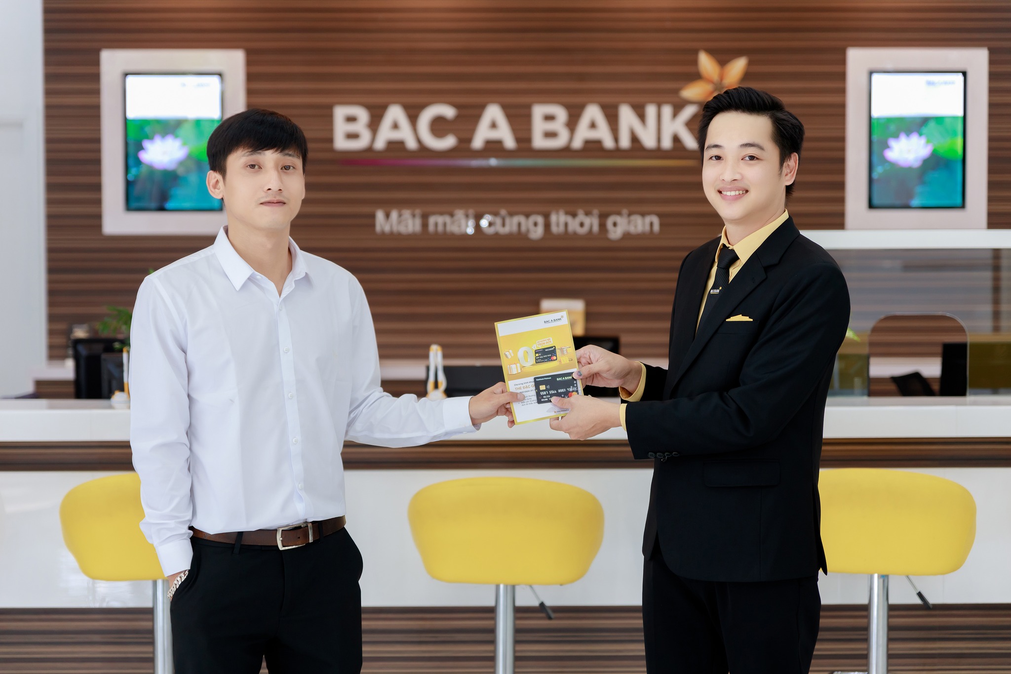 Sắm Tết thảnh thơi cùng thẻ tín dụng BAC A Bank, nhận thêm 3 năm miễn phí thường niên- Ảnh 1. Sắm Tết thảnh thơi cùng thẻ tín dụng BAC A Bank, nhận thêm 3 năm miễn phí thường niên- Ảnh 1.