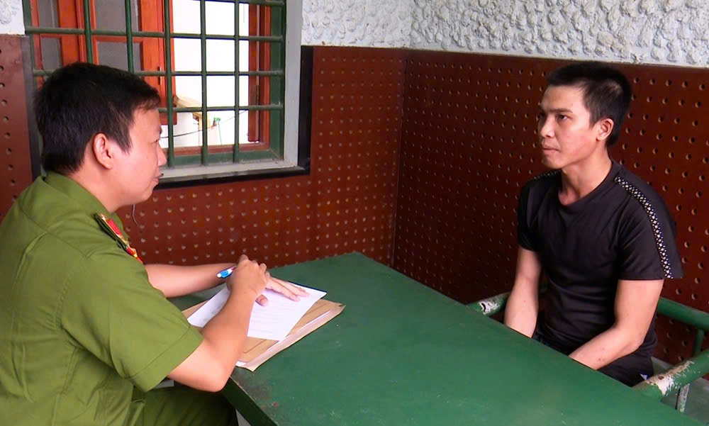 Cho cô gái đi nhờ xe, thanh niên lộ ý đồ hiếp dâm- Ảnh 1. Cho cô gái đi nhờ xe, thanh niên lộ ý đồ hiếp dâm- Ảnh 1.