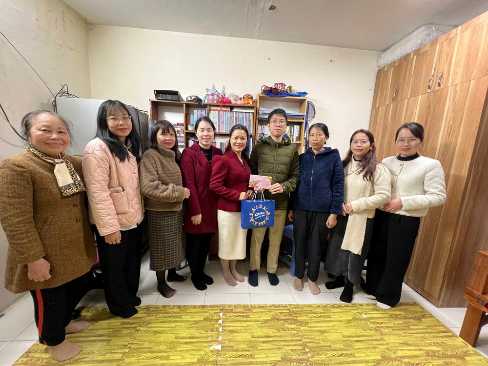 1_sxub Trao kinh phí đỡ đầu cho trẻ em mồ côi hoàn cảnh khó khăn - ảnh 1
