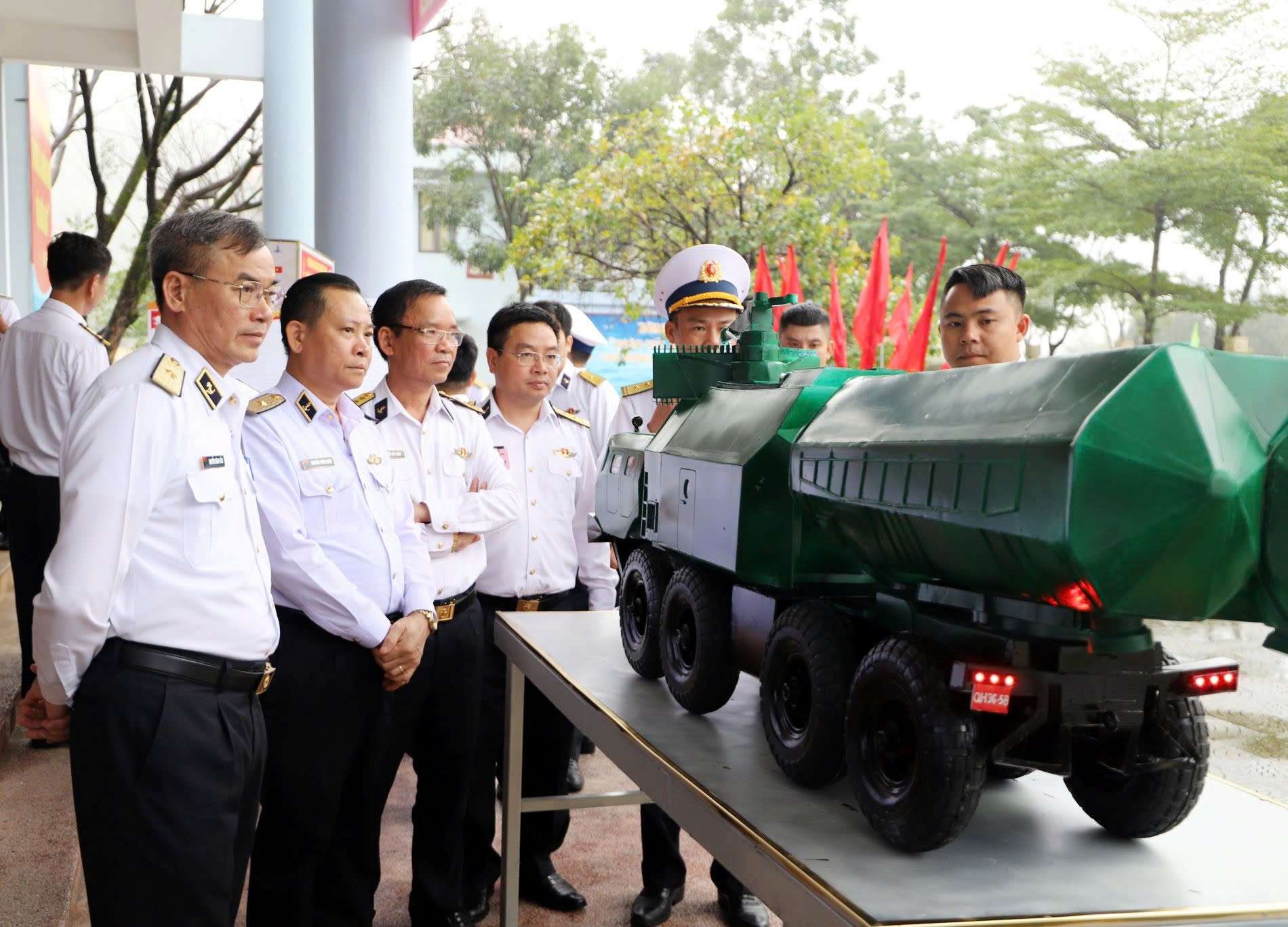 Bế mạc Hội thi sáng kiến cải tiến mô hình, học cụ bổ trợ; sổ sách Công tác đảng, công tác chính trị