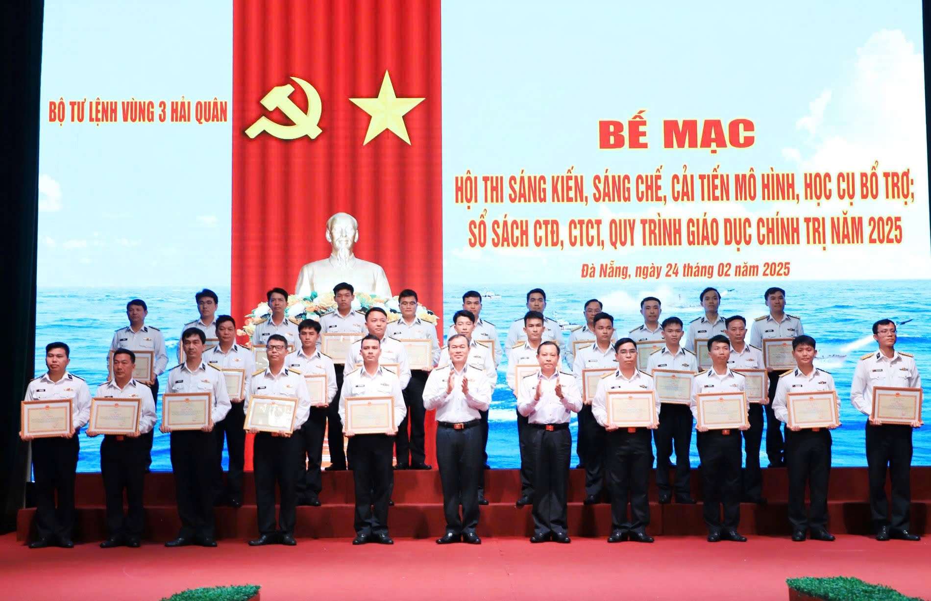 Bế mạc Hội thi sáng kiến cải tiến mô hình, học cụ bổ trợ; sổ sách Công tác đảng, công tác chính trị