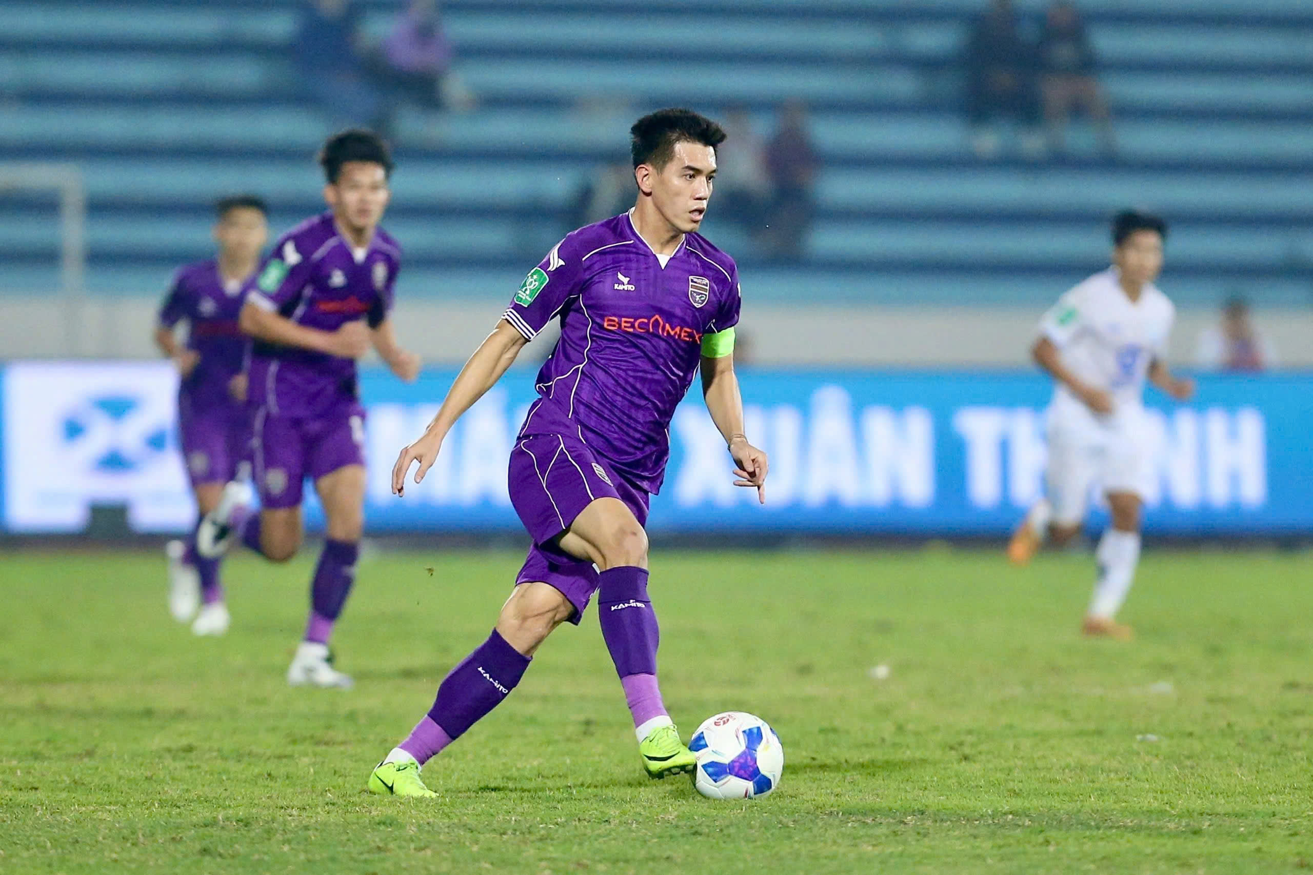 Tiến Linh cho dàn ngoại binh “hít khói” ở cuộc đua Vua phá lưới V-League- Ảnh 1. Tiến Linh cho dàn ngoại binh “hít khói” ở cuộc đua Vua phá lưới V-League- Ảnh 1.