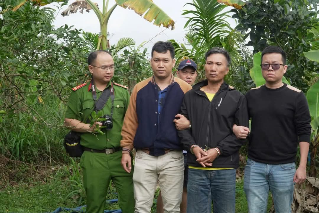 Bắt nghi can lẻn vào nhà dân phá két sắt trộm 10 cây vàng- Ảnh 1. Bắt nghi can lẻn vào nhà dân phá két sắt trộm 10 cây vàng- Ảnh 1.