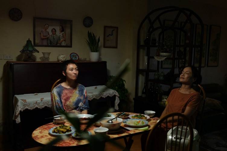 "Mưa trên cánh bướm": Sự thật phía sau vụ ngoại tình của người chồng- Ảnh 1. "Mưa trên cánh bướm": Sự thật phía sau vụ ngoại tình của người chồng- Ảnh 1.