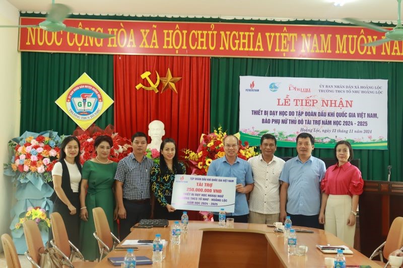 img1230_jvoo Món quà khuyến học, khuyến tài ý nghĩa nhân Ngày Nhà Giáo Việt Nam - ảnh 1