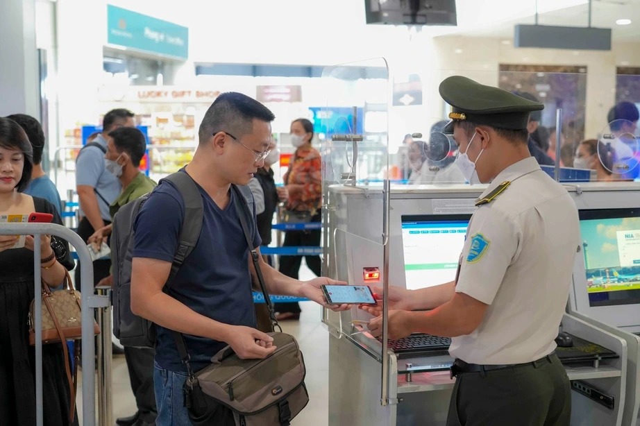 Cá nhân nợ thuế từ 50 triệu đồng sẽ bị tạm hoãn xuất cảnh- Ảnh 1. Cá nhân nợ thuế từ 50 triệu đồng sẽ bị tạm hoãn xuất cảnh- Ảnh 1.