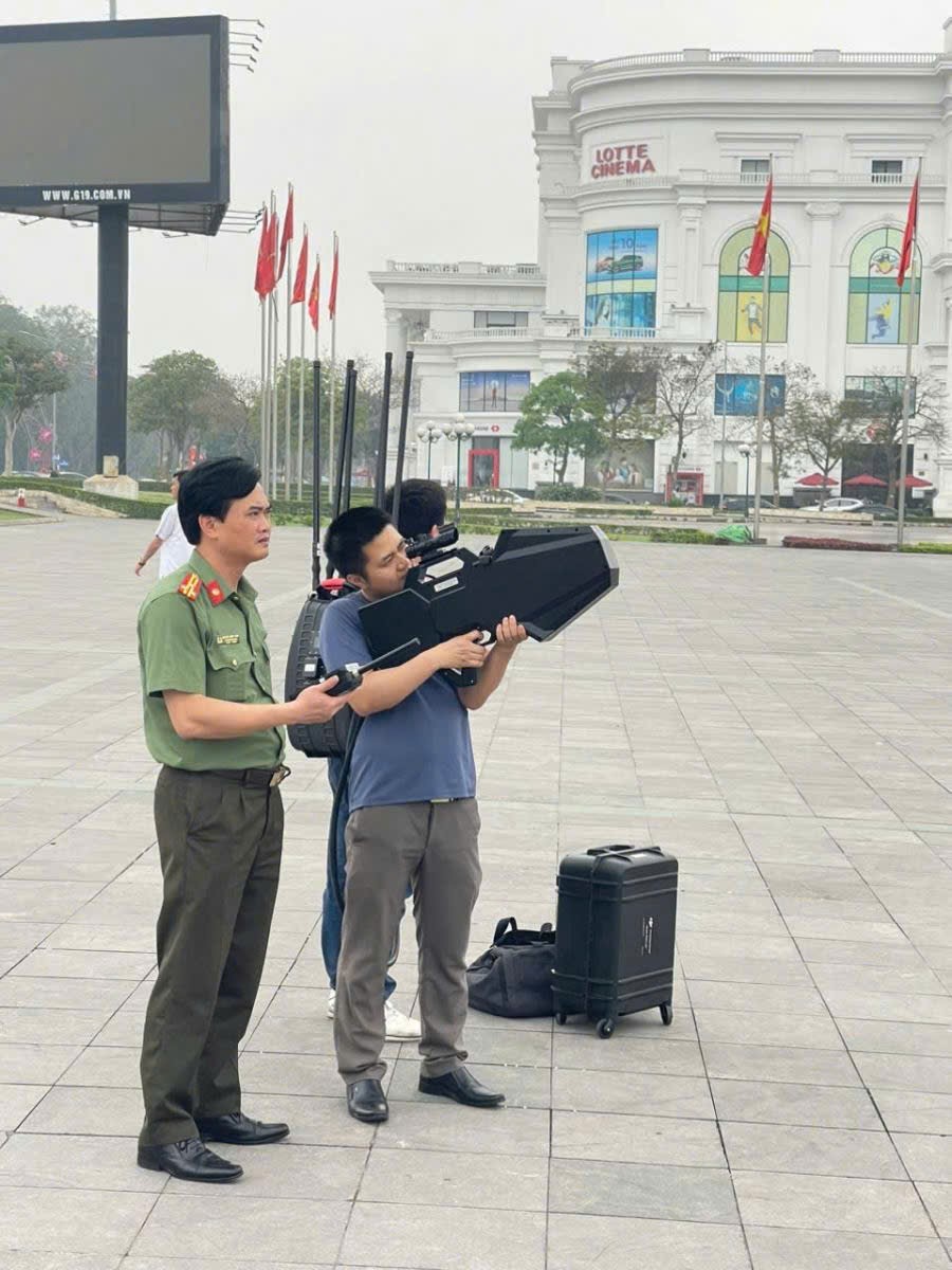 Dùng Flycam không phép tại Đền Hùng bị xử lý thế nào?- Ảnh 1.