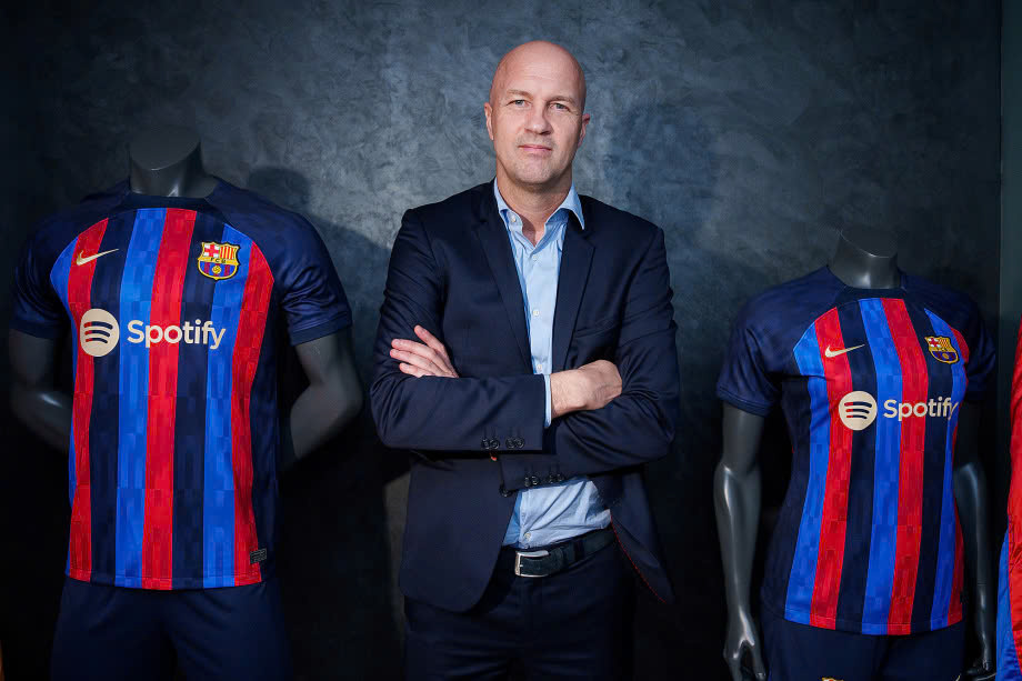 Bóng đá Indonesia mời huyền thoại Barca vào vị trí từng nhắm cựu HLV tuyển Việt Nam- Ảnh 1. Bóng đá Indonesia mời huyền thoại Barca vào vị trí từng nhắm cựu HLV tuyển Việt Nam- Ảnh 1.