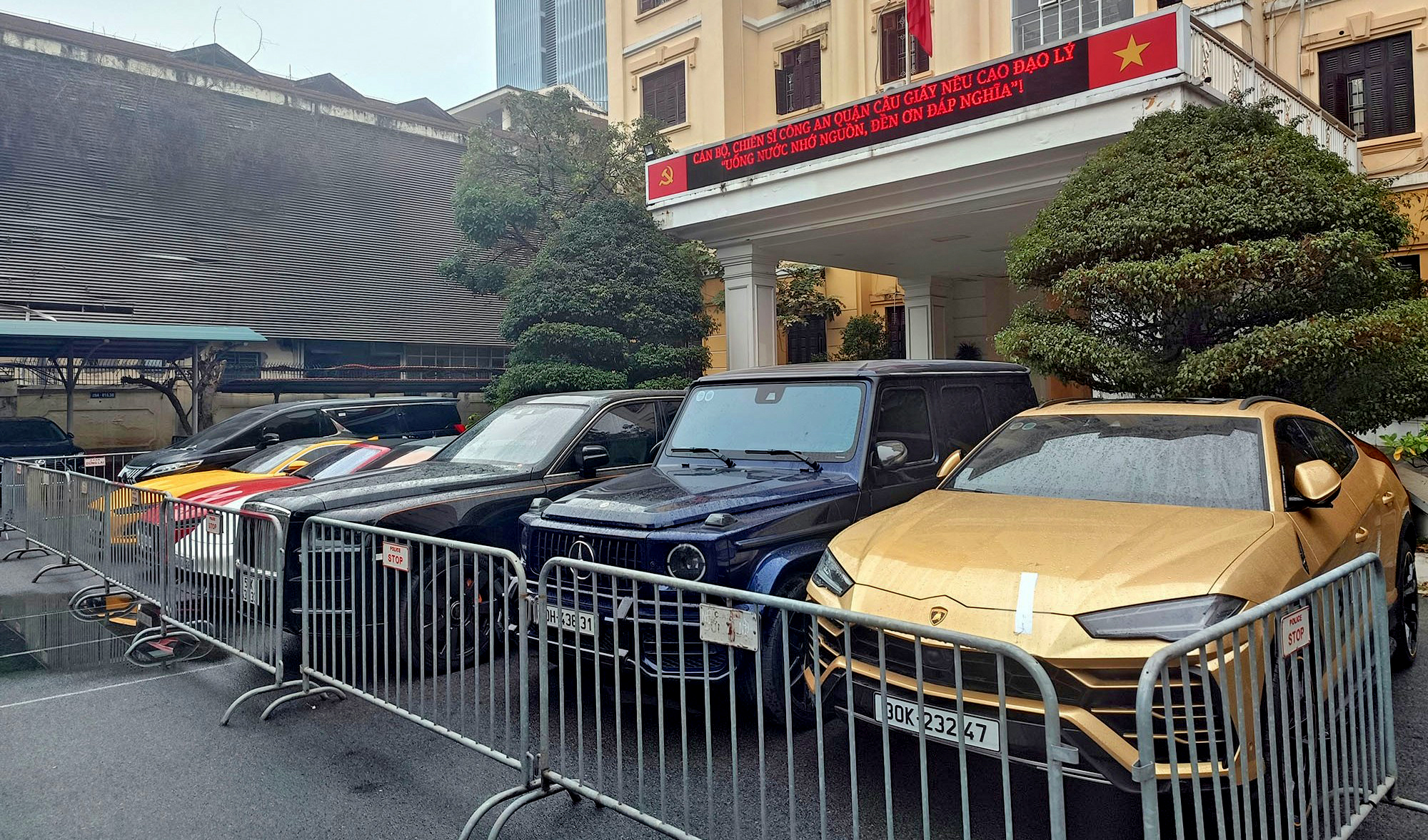 Ngân hàng “mắc kẹt” với xe thế chấp- Ảnh 1. Ngân hàng “mắc kẹt” với xe thế chấp- Ảnh 1.