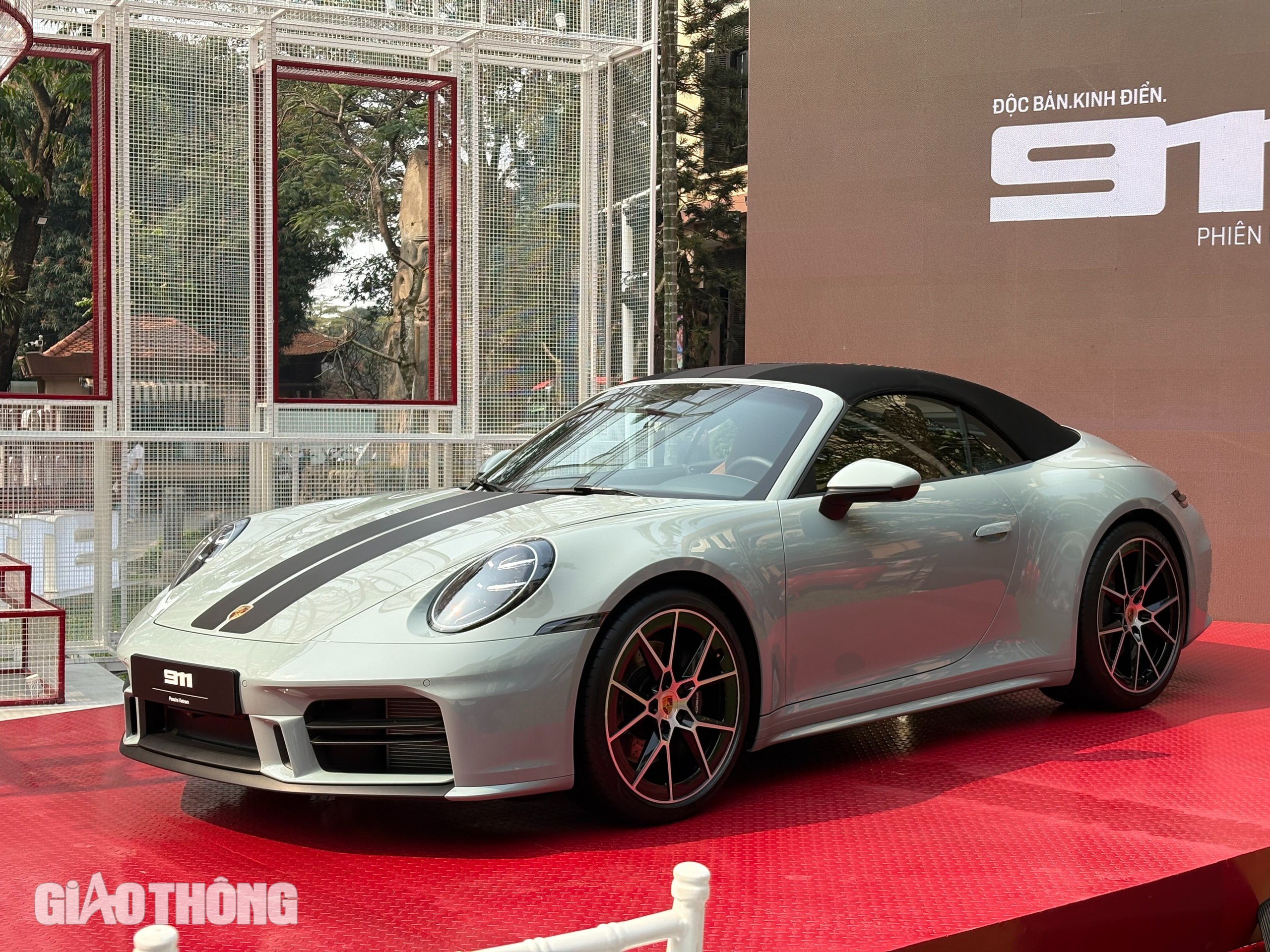Porsche 911 đời 2025 ra mắt tại Việt Nam, thêm động cơ hybrid- Ảnh 1. Porsche 911 đời 2025 ra mắt tại Việt Nam, thêm động cơ hybrid- Ảnh 1.