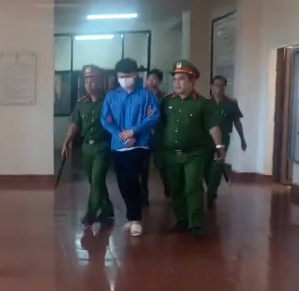 Cựu trung úy công an ở Tiền Giang lãnh án tù chung thân về tội giết người, cướp tài sản- Ảnh 1. Cựu trung úy công an ở Tiền Giang lãnh án tù chung thân về tội giết người, cướp tài sản- Ảnh 1.