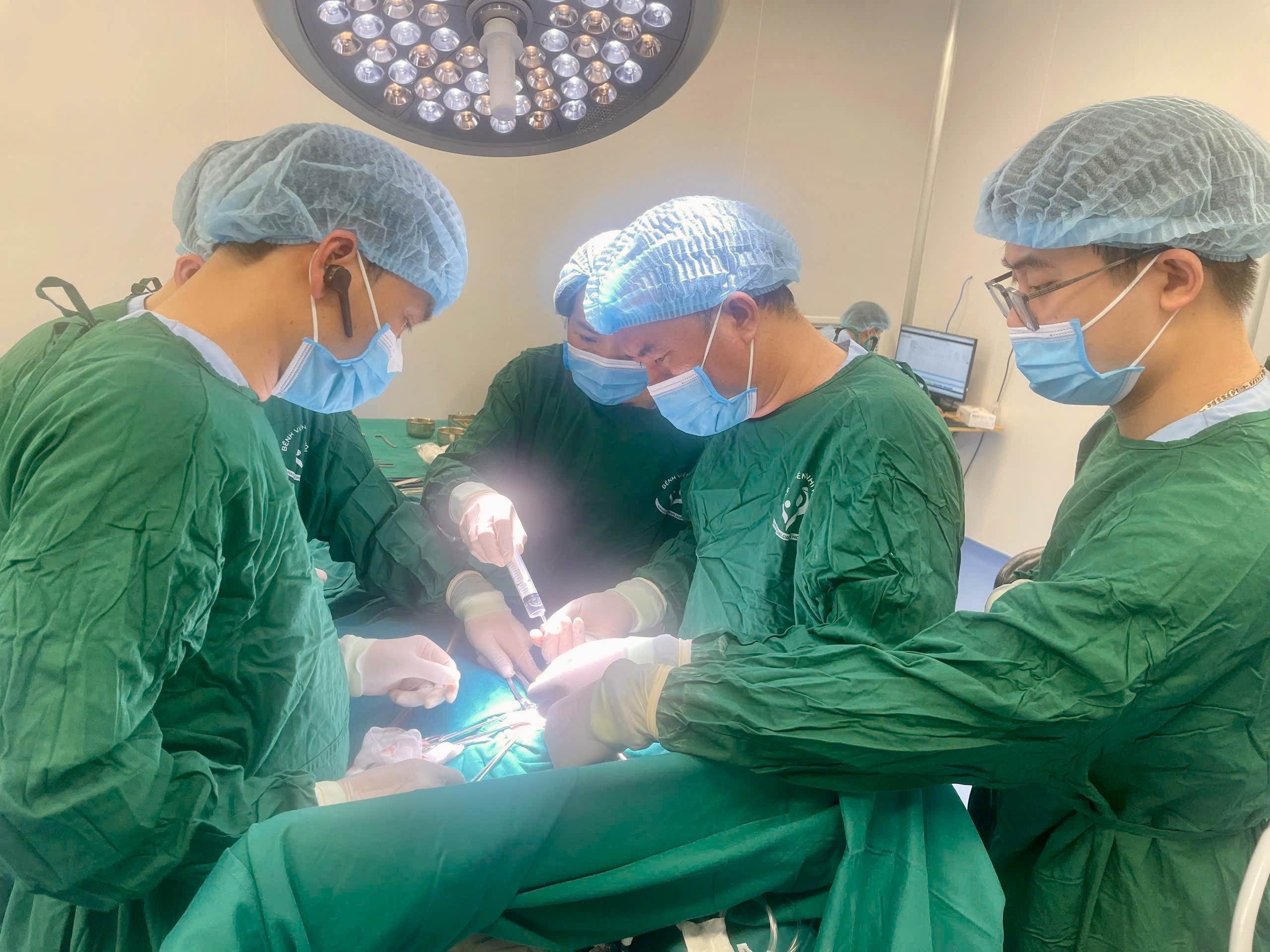 Cứu sống trẻ sơ sinh 2 ngày tuổi mắc teo thực quản nguy kịch- Ảnh 1. Cứu sống trẻ sơ sinh 2 ngày tuổi mắc teo thực quản nguy kịch- Ảnh 1.