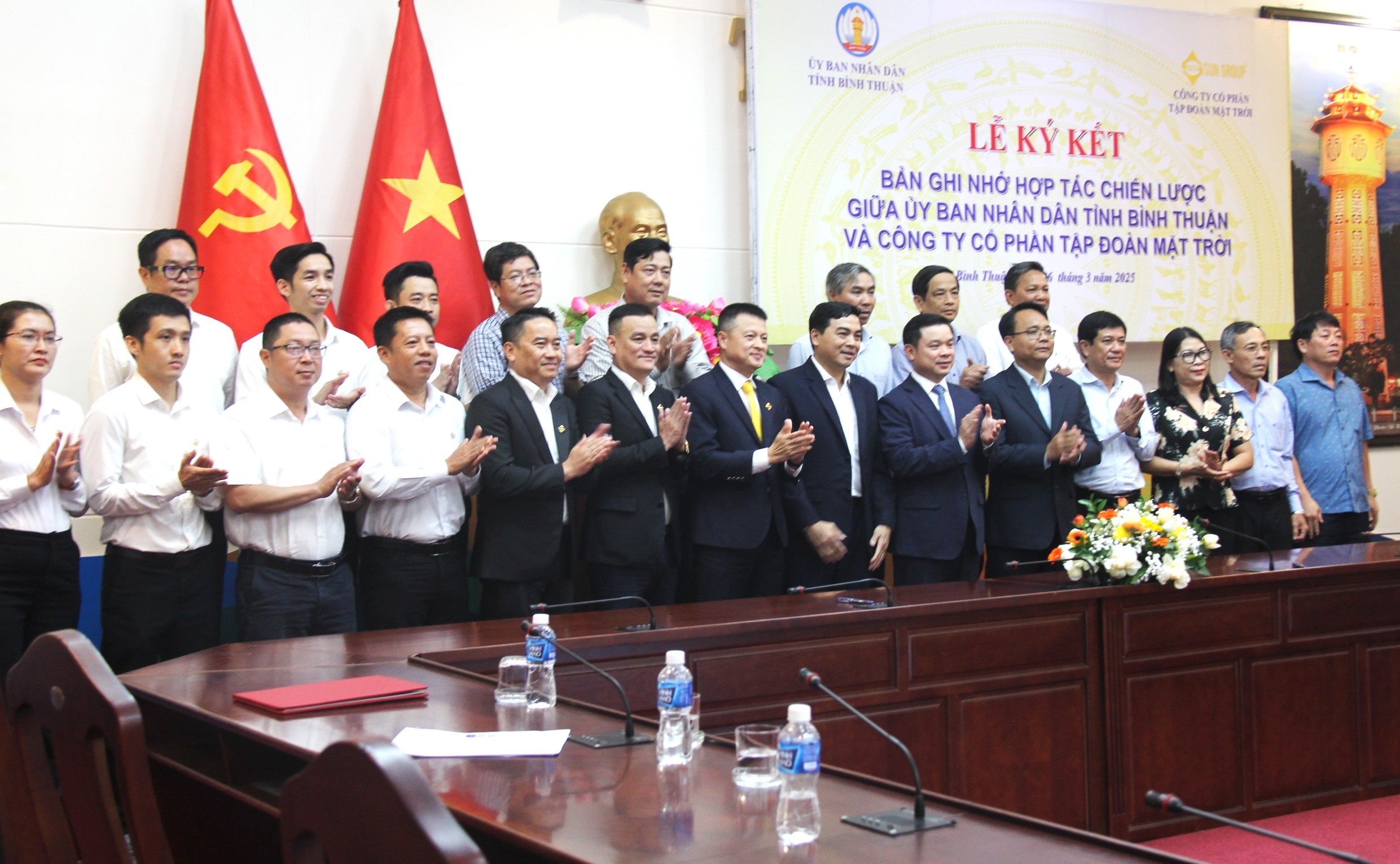 Bình Thuận bắt tay Tập đoàn Sun Group phát triển khu đô thị ven biển- Ảnh 1. Bình Thuận bắt tay Tập đoàn Sun Group phát triển khu đô thị ven biển- Ảnh 1.