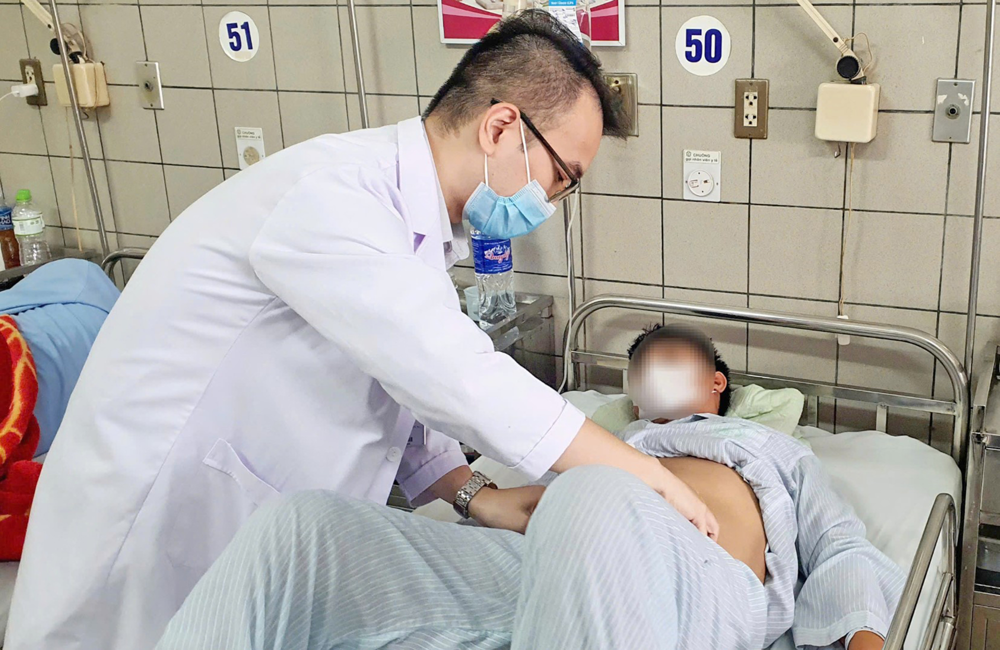 Bệnh nhân suy thận ngày càng trẻ hóa- Ảnh 1. Bệnh nhân suy thận ngày càng trẻ hóa- Ảnh 1.