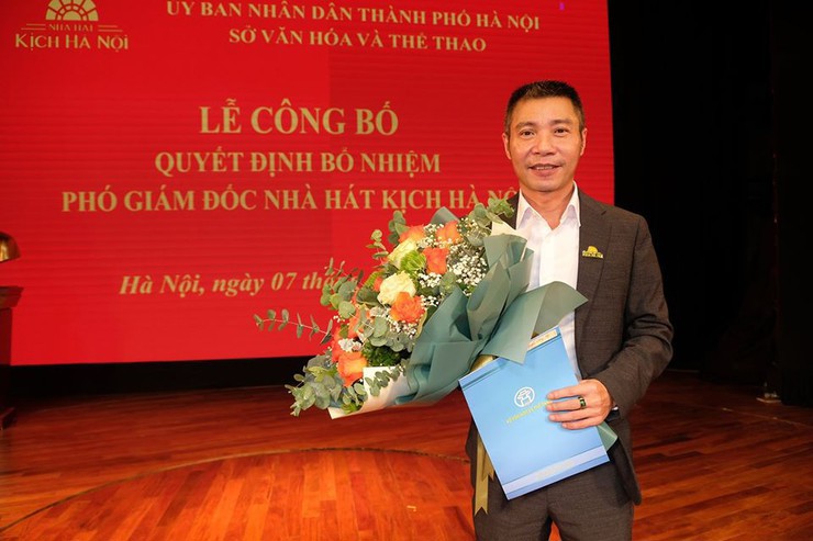 NSND Công Lý rời vị trí Phó giám đốc Nhà hát Kịch Hà Nội- Ảnh 1. NSND Công Lý rời vị trí Phó giám đốc Nhà hát Kịch Hà Nội- Ảnh 1.