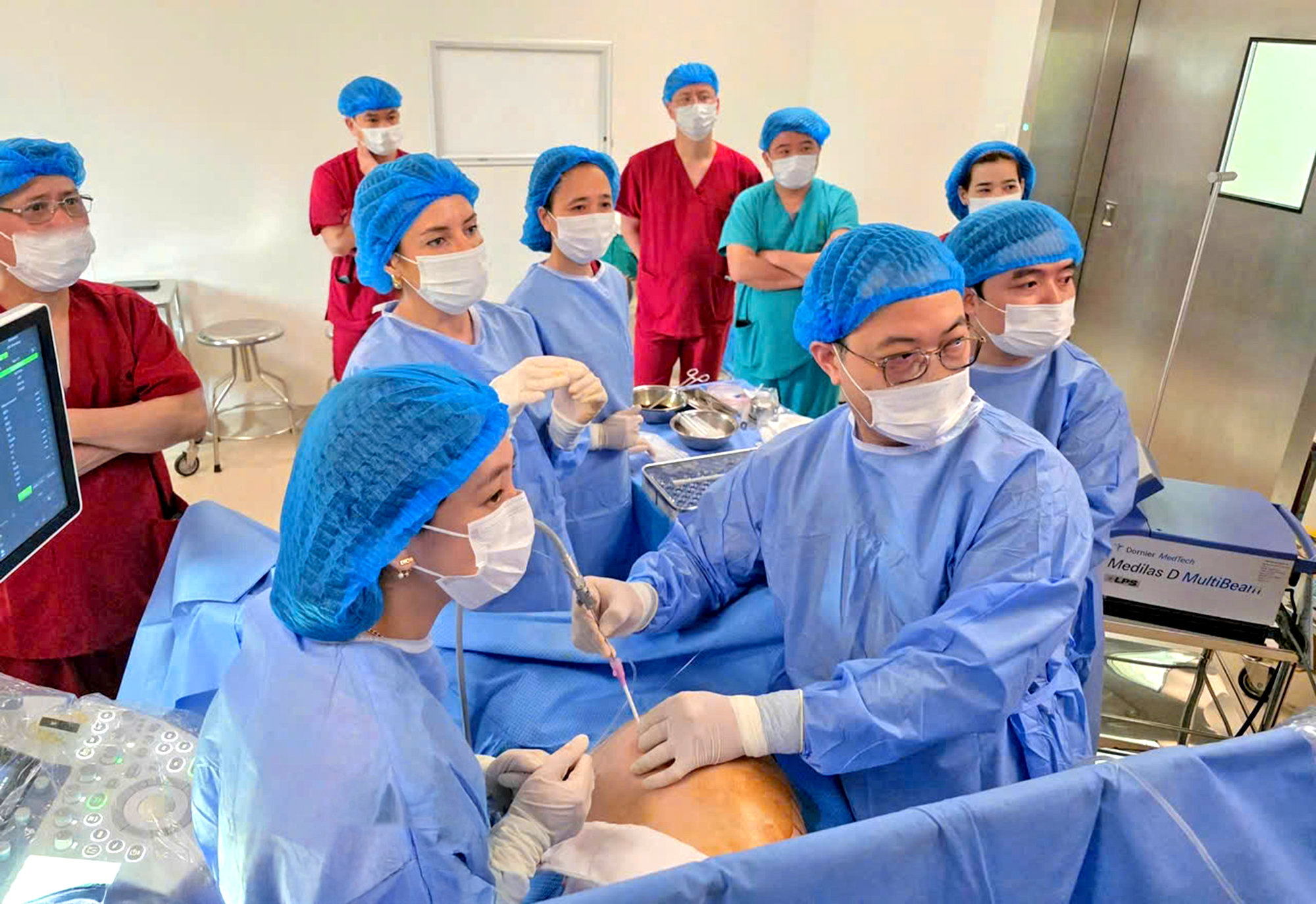 Giải cứu thai nhi ngay từ trong bụng mẹ- Ảnh 1. Giải cứu thai nhi ngay từ trong bụng mẹ- Ảnh 1.