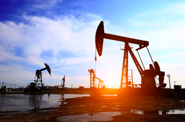 Giá dầu tăng vọt, gói kích thích tiêu dùng của Trung Quốc đẩy cổ phiếu châu Á lên cao- Ảnh 1.