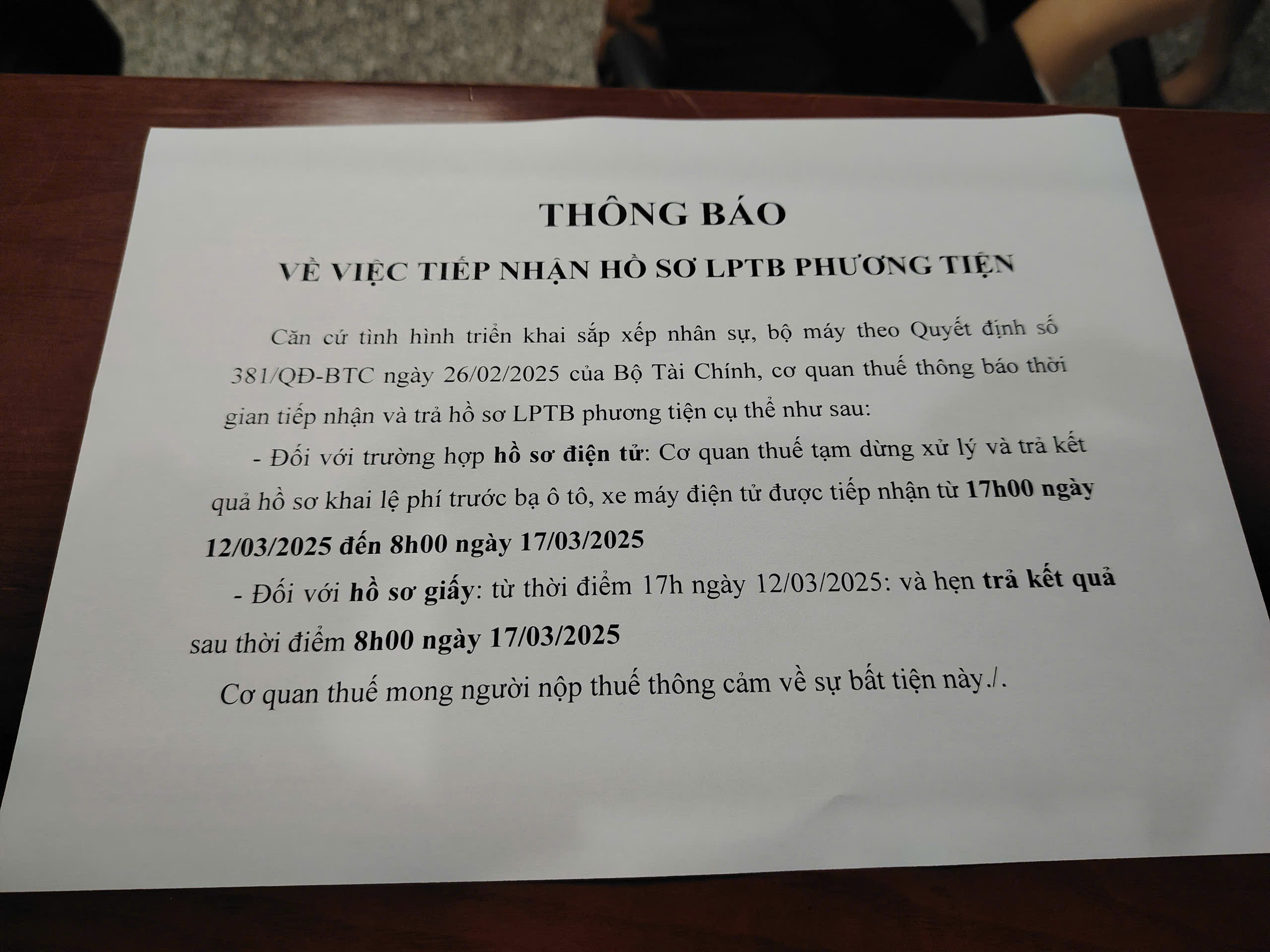 Ngừng nộp phí trước bạ trực tuyến, người mua ô tô trả góp lo bị đại lý phạt tiền- Ảnh 1. Ngừng nộp phí trước bạ trực tuyến, người mua ô tô trả góp lo bị đại lý phạt tiền- Ảnh 1.