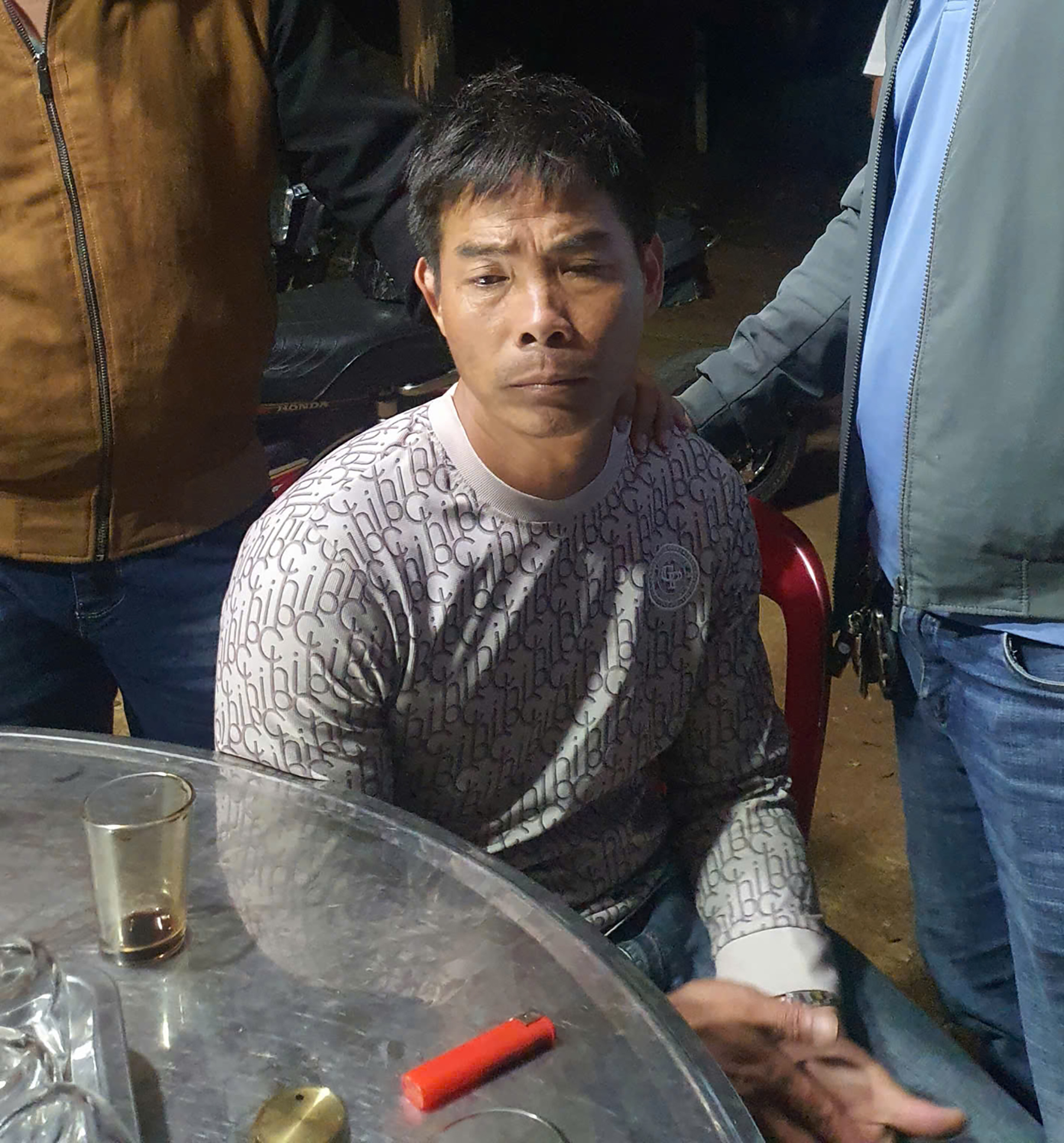 Bắt tài xế bỏ trốn sau khi gây tai nạn chết người ở Lâm Đồng- Ảnh 1. Bắt tài xế bỏ trốn sau khi gây tai nạn chết người ở Lâm Đồng- Ảnh 1.