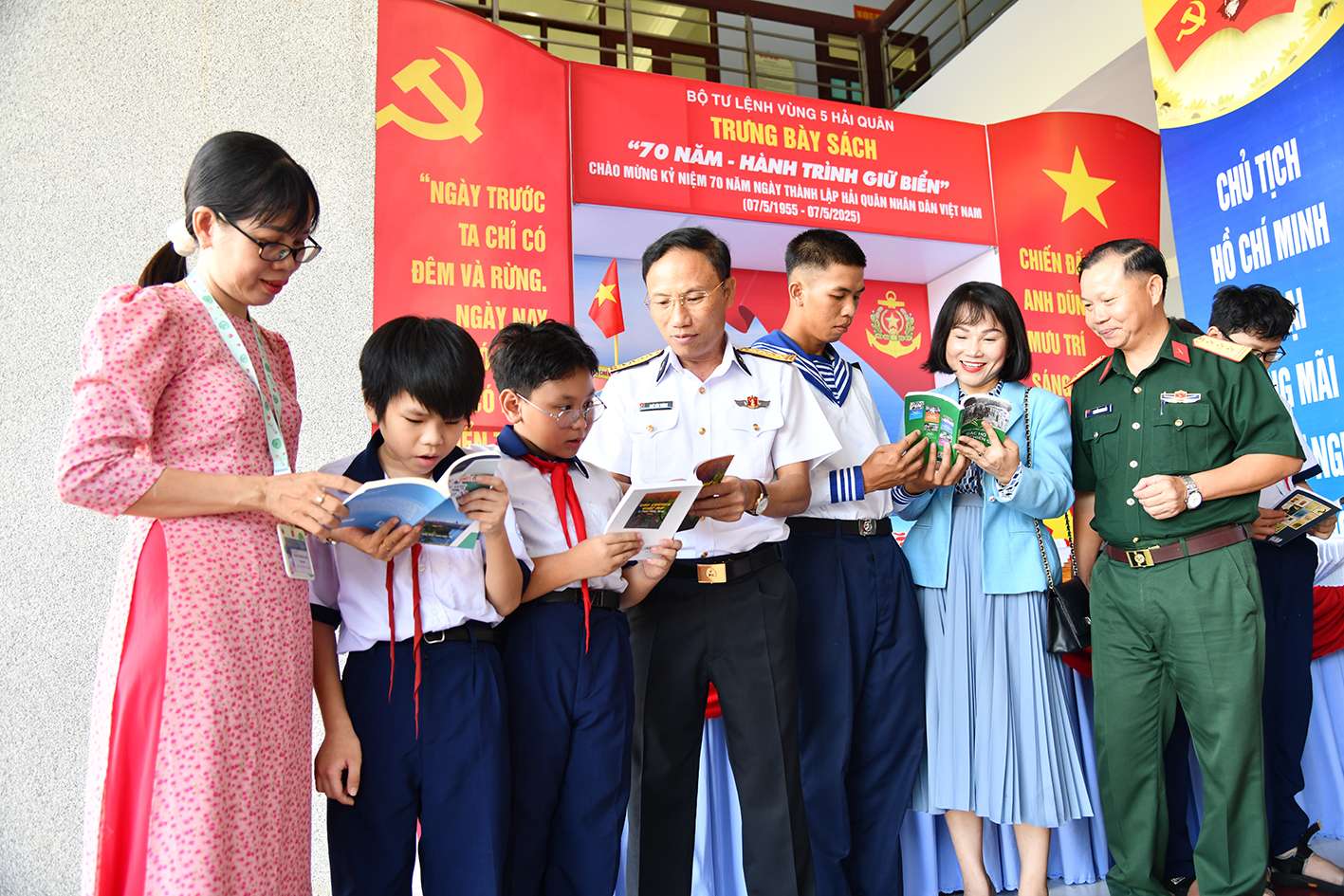 CÙNG SÁCH BƯỚC VÀO KỶ NGUYÊN VƯƠN MÌNH CỦA DÂN TỘC 2 CÙNG SÁCH BƯỚC VÀO KỶ NGUYÊN VƯƠN MÌNH CỦA DÂN TỘC