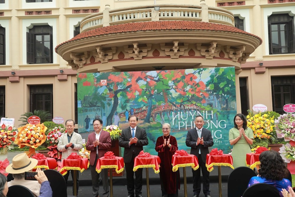 1ezrj_xiuz “Hành trình Huỳnh Phương Đông“ kỷ niệm 50 năm Ngày Giải phóng miền Nam - ảnh 1