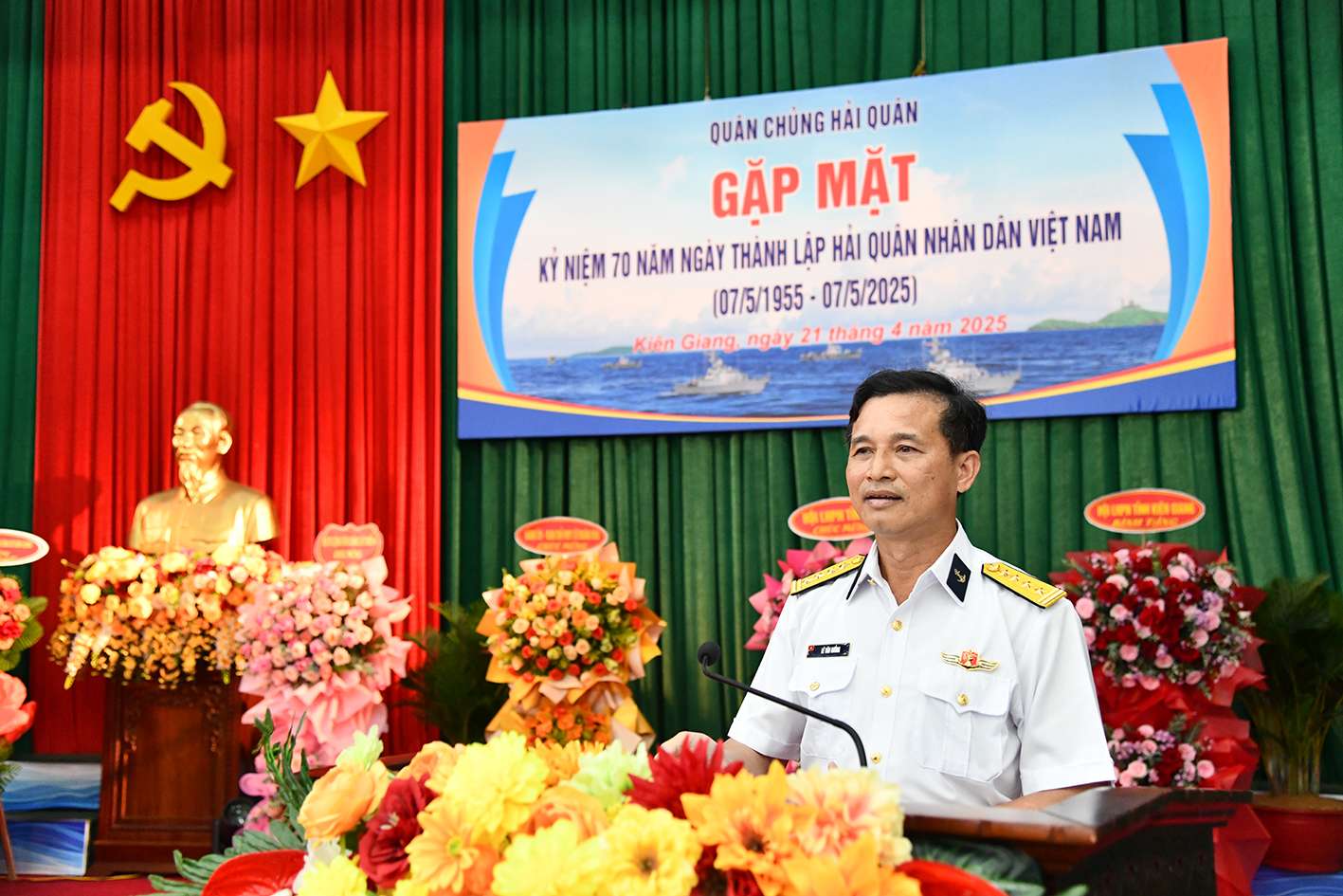 Quân chủng Hải quân: Gặp mặt kỷ niệm 70 năm Ngày thành lập 4 Quân chủng Hải quân: Gặp mặt kỷ niệm 70 năm Ngày thành lập