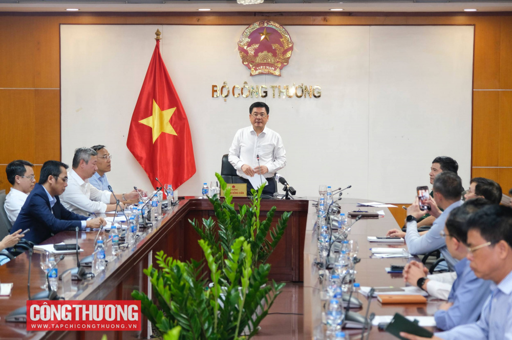 bo-cong-thuong-cong-bo-dieu-chinh-quy-hoach-phat-trien-dien-luc-quoc-gia-thoi-ky-2021-2030-tam-nhin-2050_68104714456af Bộ trưởng Bộ Công Thương Nguyễn Hồng Diên chủ trì Lễ công bố