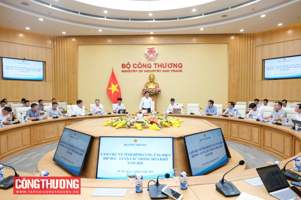 bo-truong-nguyen-hong-dien-phai-tuyet-doi-bao-dam-cung-cap-dien-cho-nen-kinh-te_68077b7b5b9a1 Bộ trưởng Nguyễn Hồng Diên làm việc với đại diện các đơn vị ngành năng lượng về tình hình cung cấp điện dịp 30/4 - 1/5 và các tháng mùa khô năm 2025