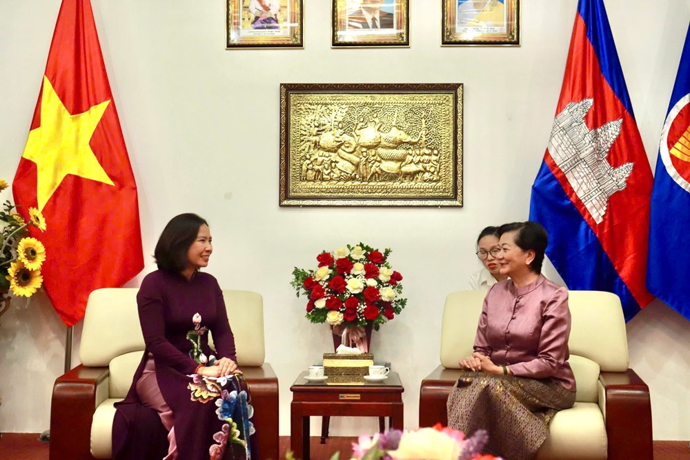 cpc_1_wxte Hội LHPN Hà Nội thăm, chúc Tết cổ truyền tại Đại sứ quán Vương quốc Campuchia - ảnh 1
