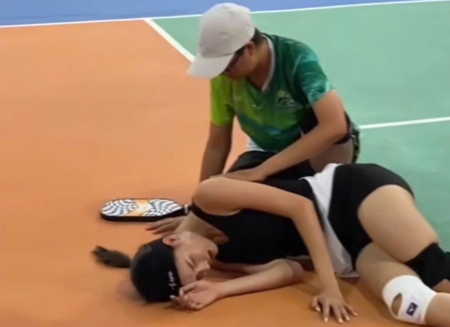 Vì sao chơi pickleball dễ chấn thương?- Ảnh 1. Vì sao chơi pickleball dễ chấn thương?- Ảnh 1.