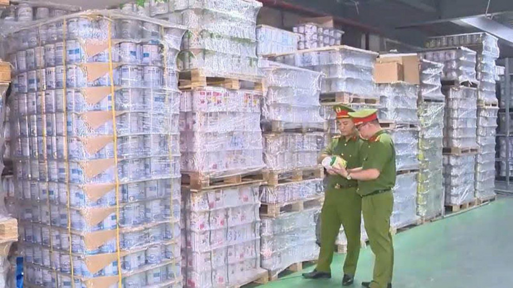 Vừa qua các cơ quan chức năng đã phát hiện một số doanh nghiệp, tổ chức, cá nhân sản xuất, quảng cáo, phân phối nhiều loại sữa giả