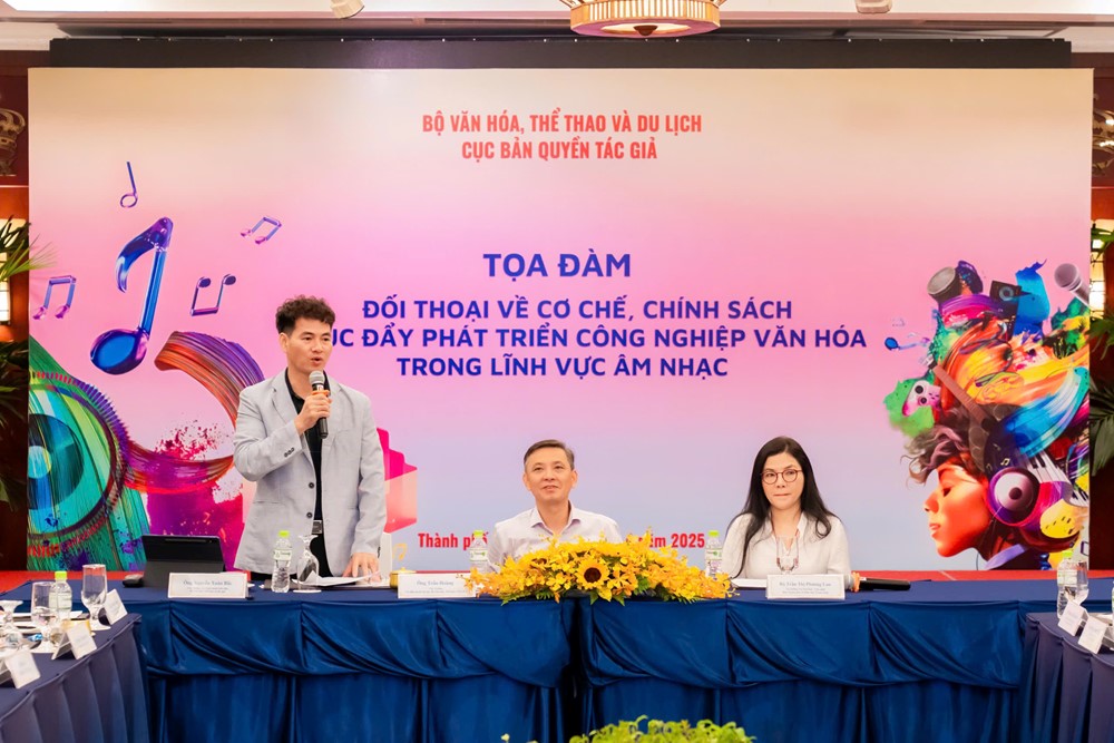 z652484620179886901b46963540cb86ed0a8c06a4afd6_tbuz Lần đầu tiên cơ quan chức năng đối thoại với doanh nghiệp về phát triển công nghiệp văn hóa âm nhạc - ảnh 1