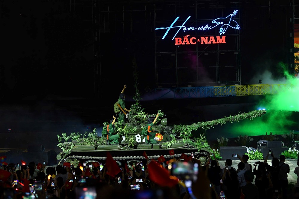 z6531889578066c1630e38ad552d8a406d43f0a0330e27_mvnb “Hẹn ước Bắc - Nam”- khi lịch sử, nghệ thuật và tinh thần dân tộc giao hòa - ảnh 1