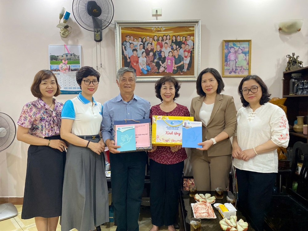z653741499635540f689cb7179630e3197823c00f2c6e4_wbfb Hà Nội tri ân các thế hệ phụ nữ đã hy sinh vì độc lập, tự do của Tổ quốc - ảnh 1