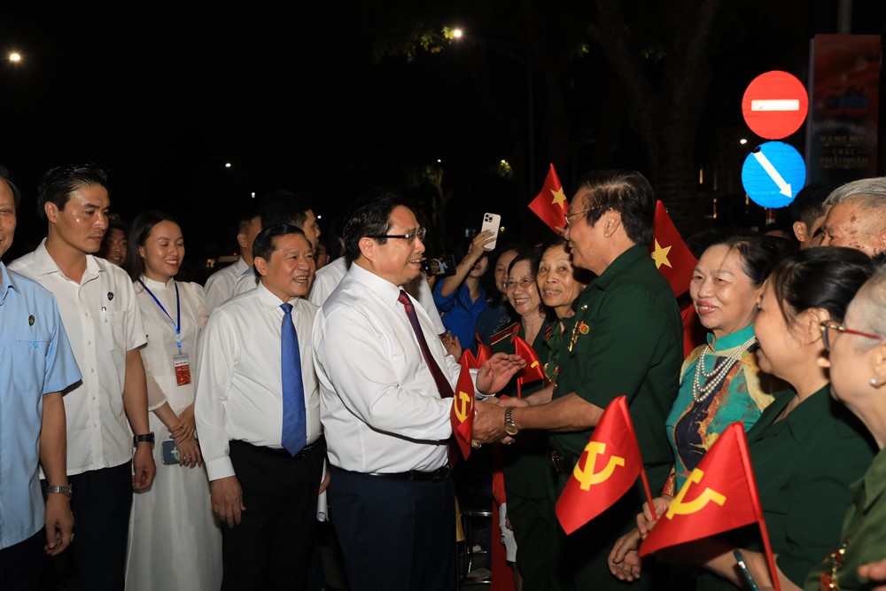 z654802389518446a8d864ec7337301541e6c13ed14967_nyst “Vang mãi khúc khải hoàn” - Tái hiện trang sử hào hùng của dân tộc, nghiêng mình trước những hy sinh - ảnh 1