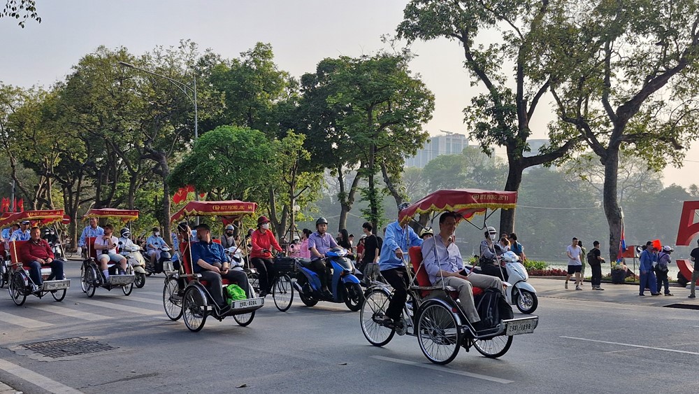 20250429162920_espa Du lịch Thủ đô hút khách trong dịp lễ 30/4 - ảnh 1